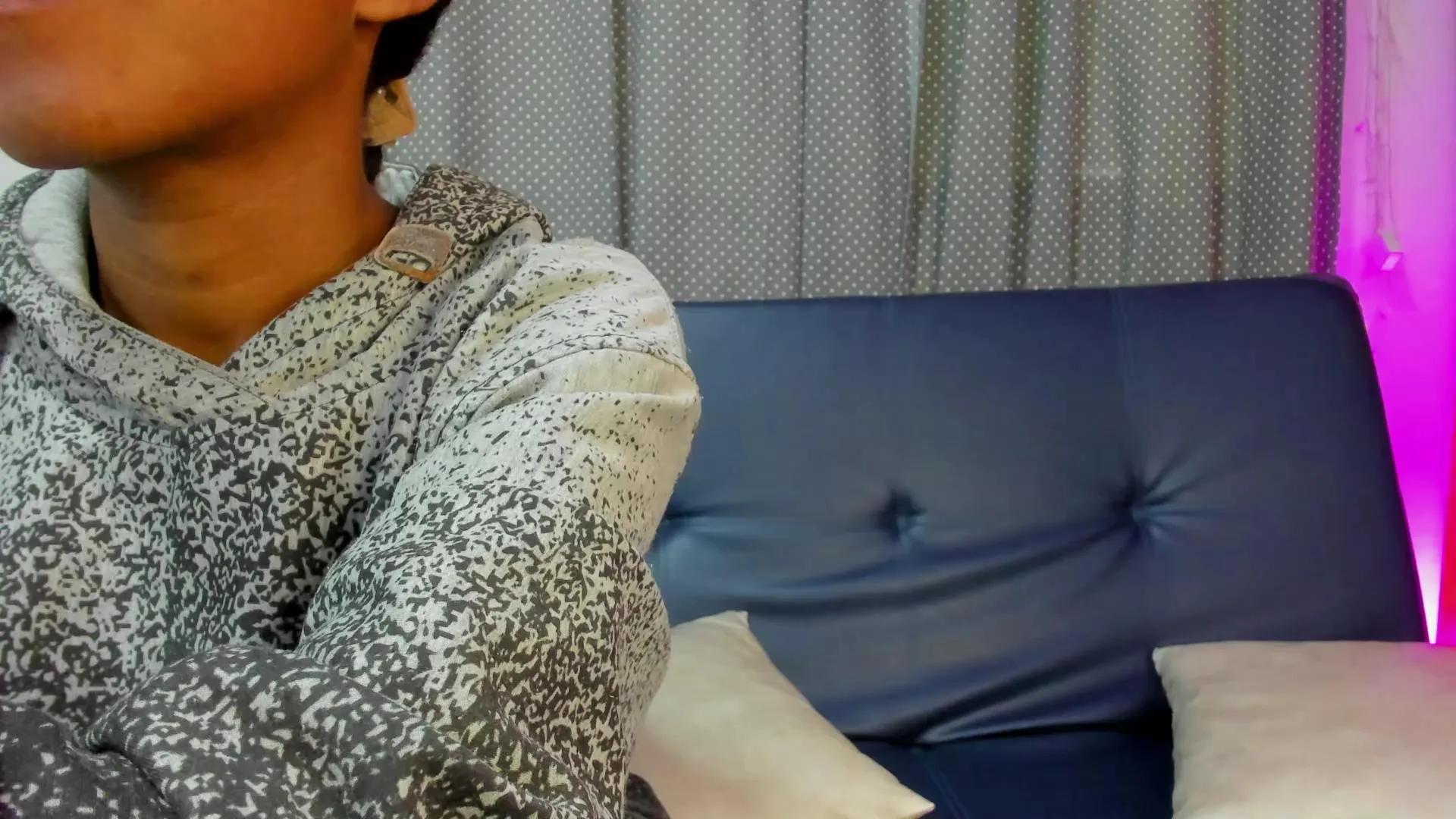 anamyle on Cam4 