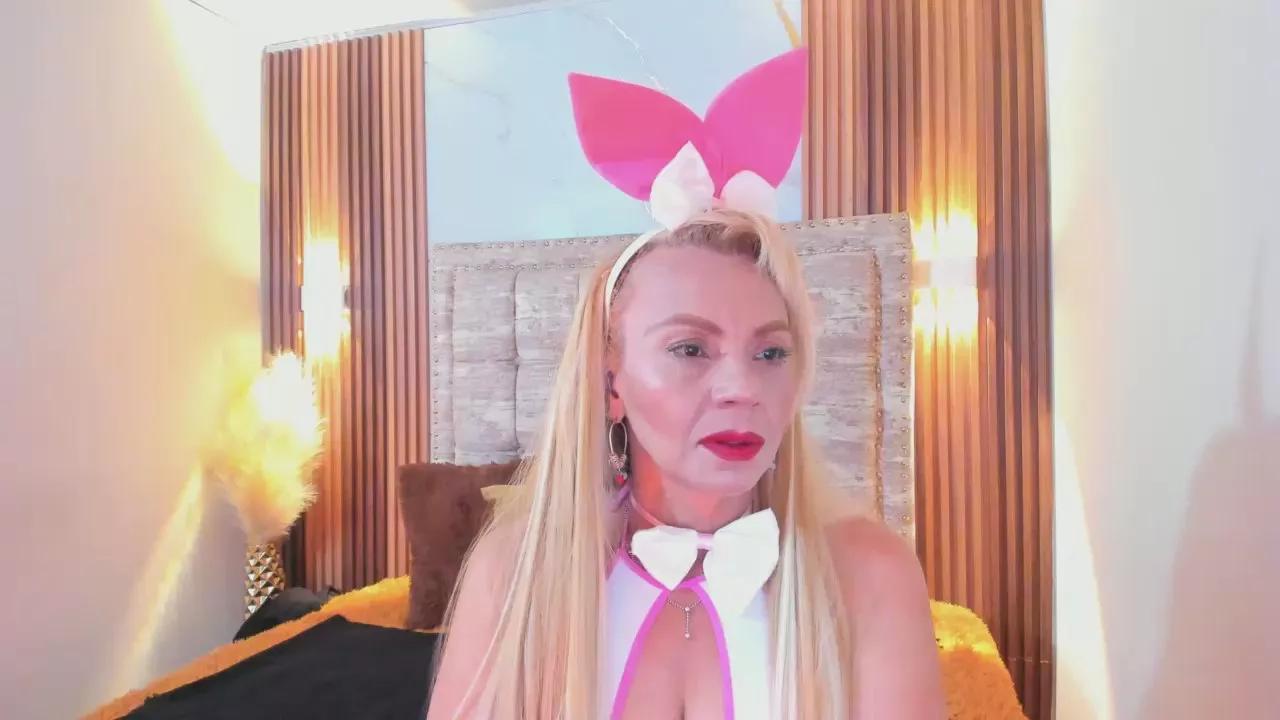 AnastasiaTaylor on Cam4 
