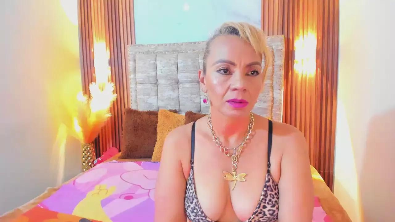 AnastasiaTaylor on Cam4 