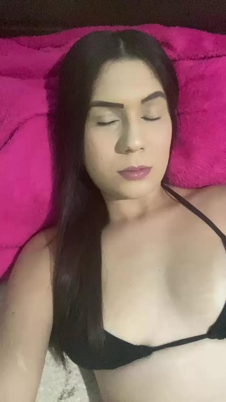 anna027 on Cam4 