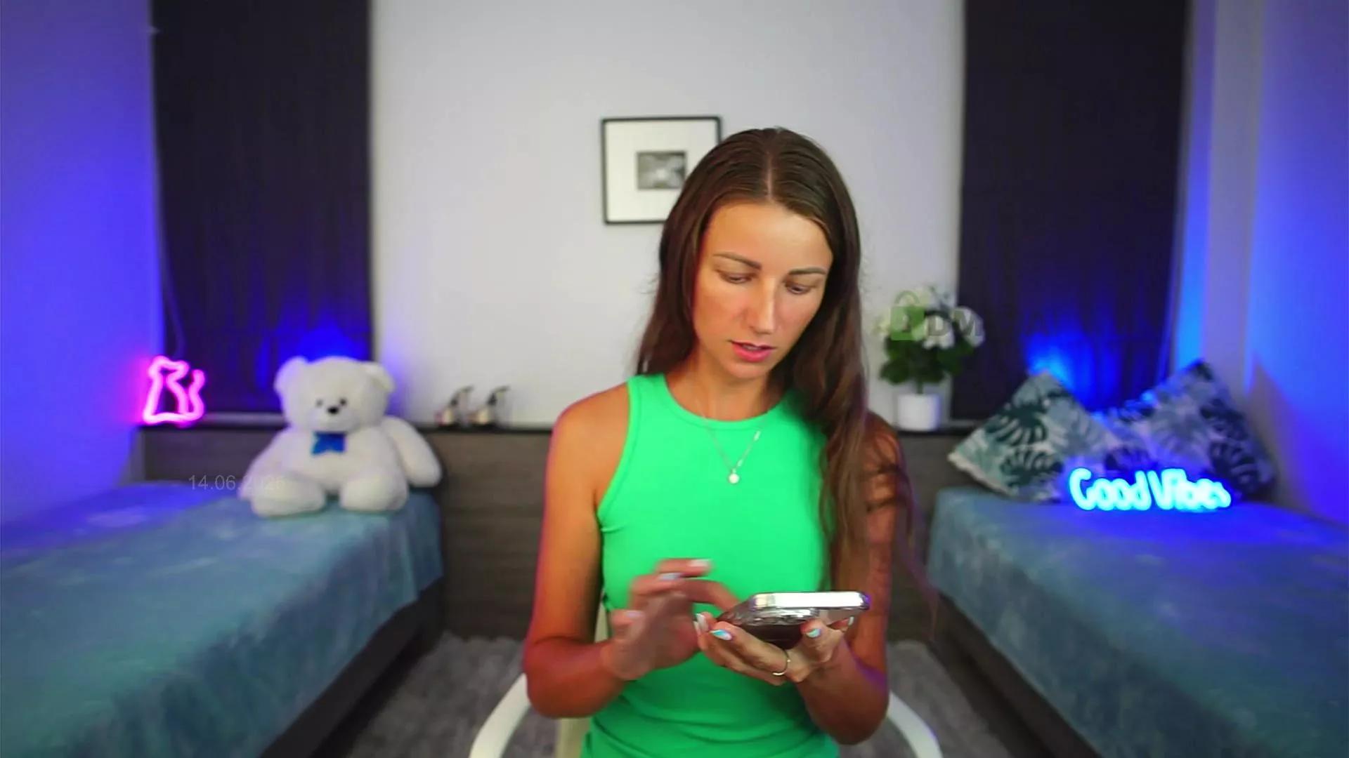 Anna_Shine on Cam4 