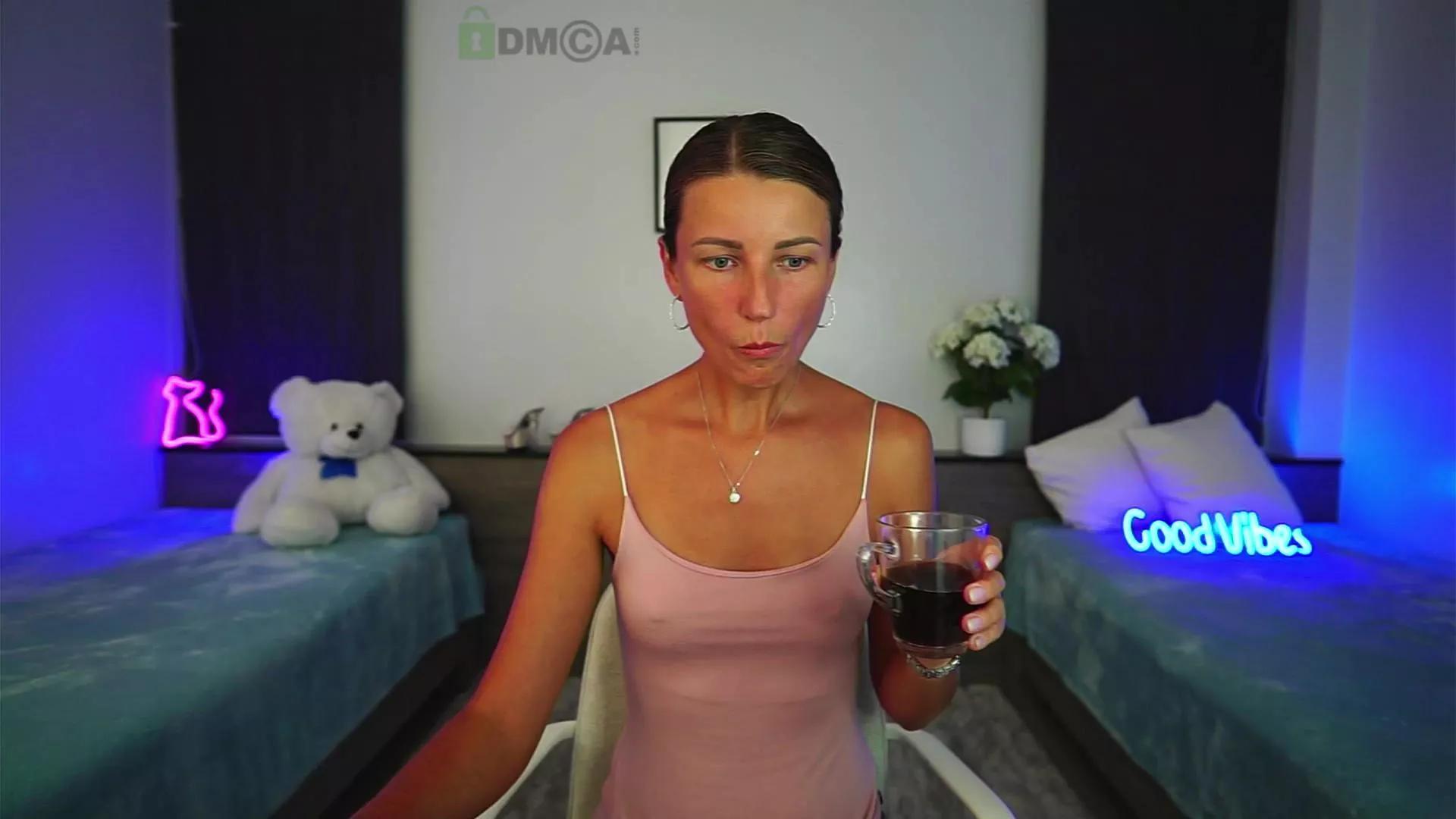 Anna_Shine on Cam4 