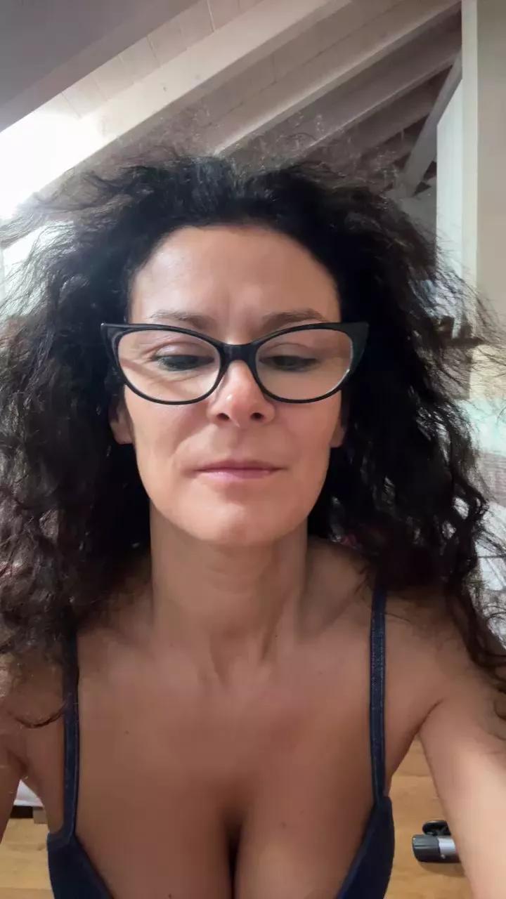 Antonella524 on Cam4 