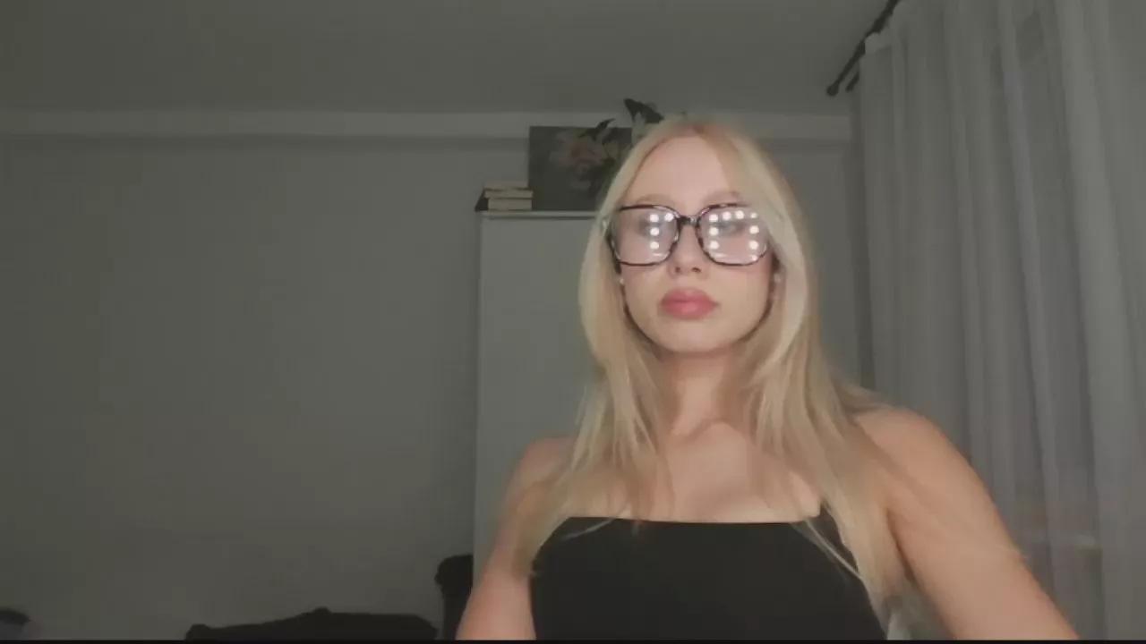 AnyaPeach on Cam4 