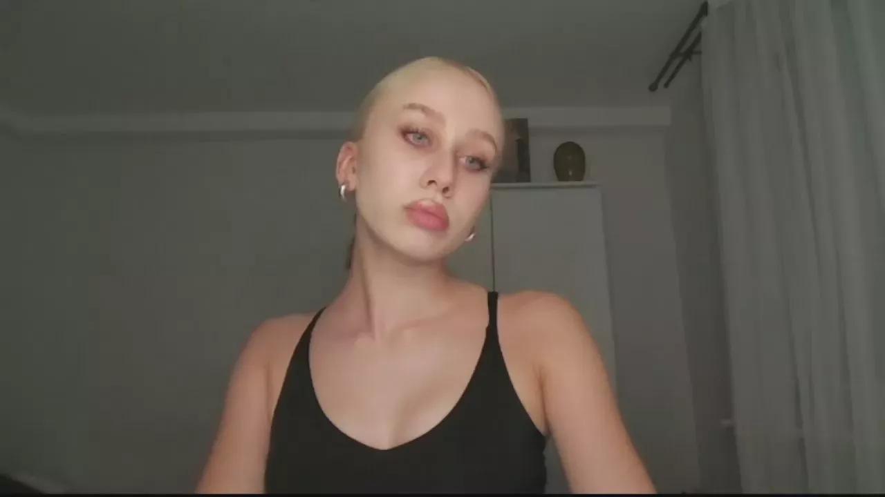 AnyaPeach on Cam4 