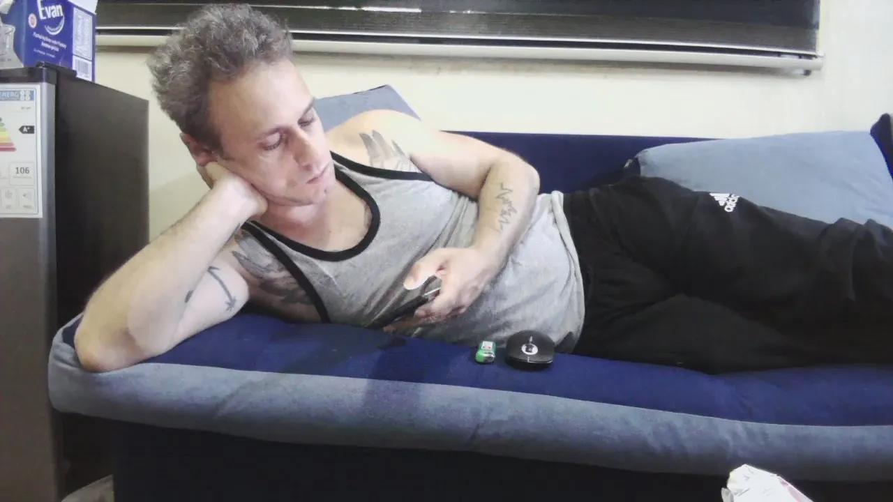 Offline Arabian4 on Cam4