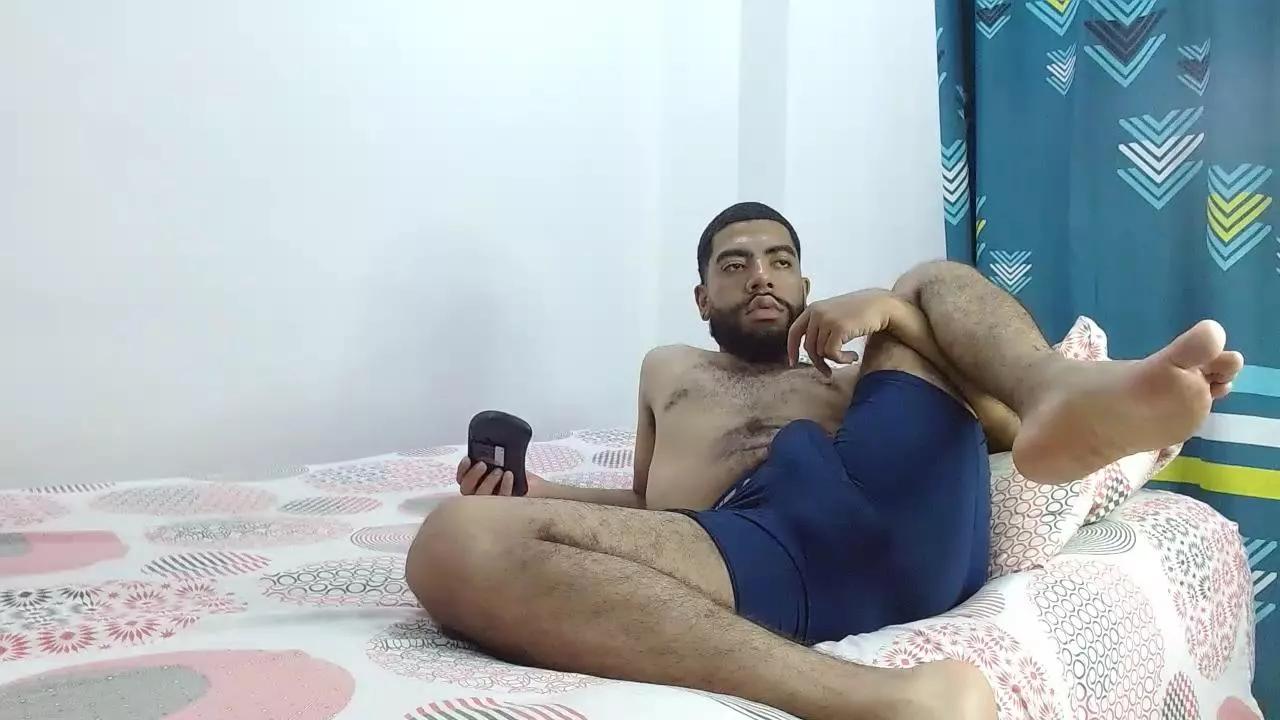 Aroon_Stonne on Cam4 
