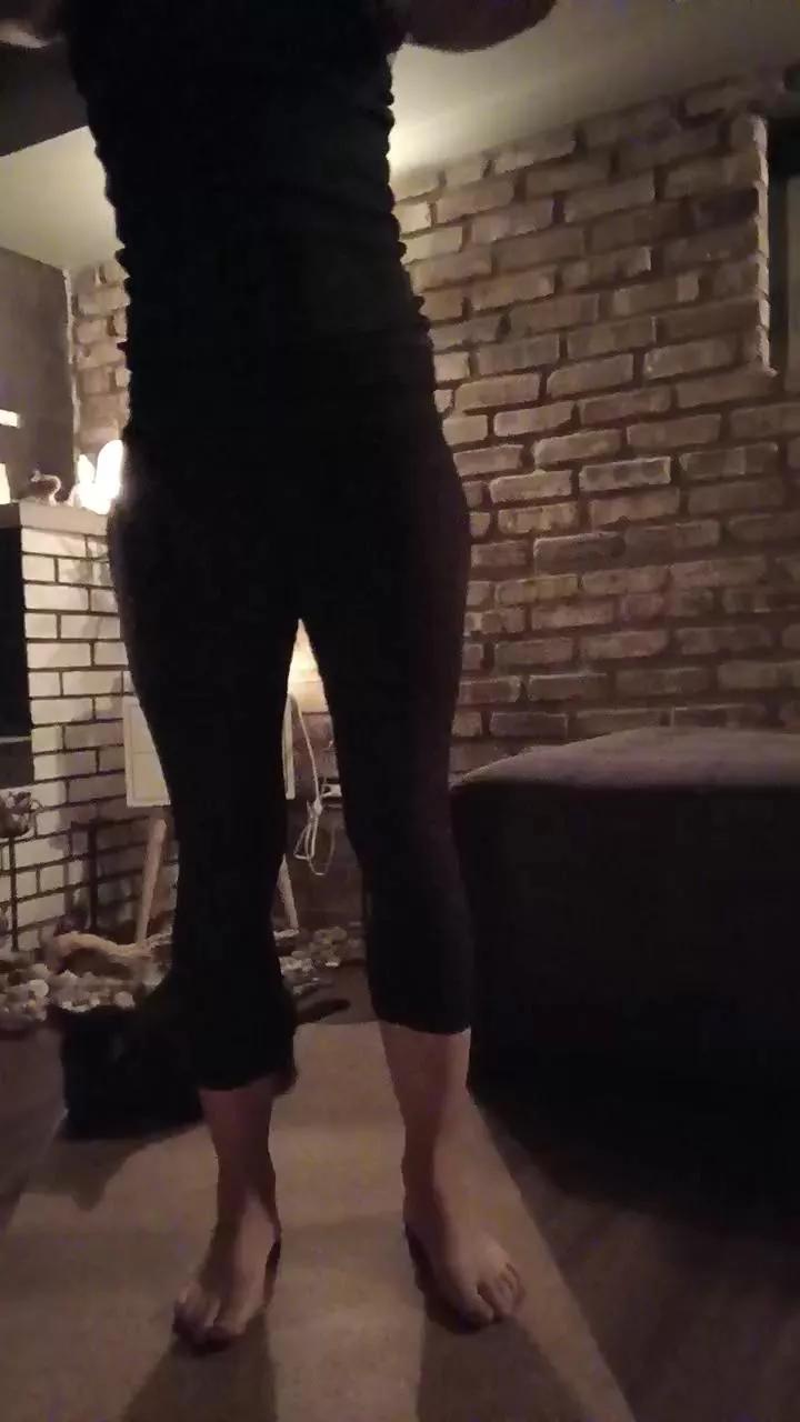Aroused1990 on Cam4 