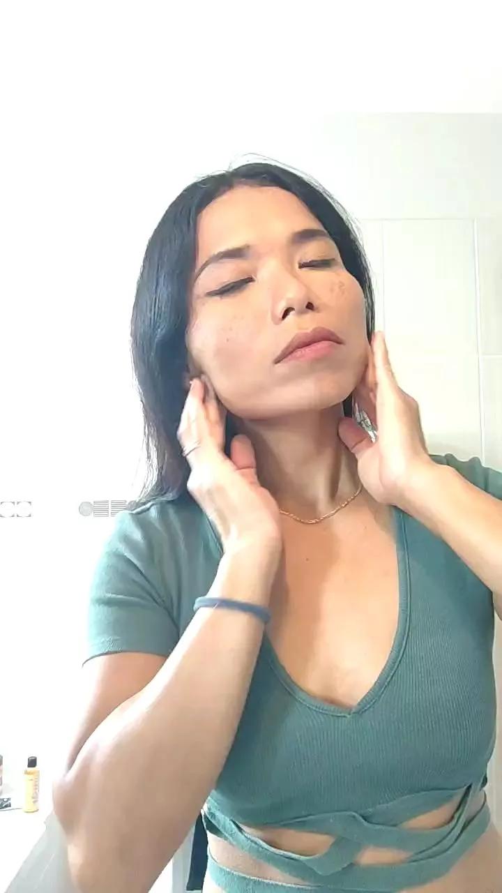 Asianwhitheuro on Cam4 