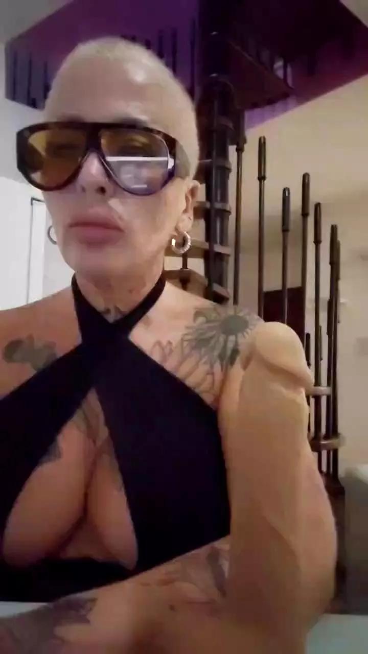 ASSERINA on Cam4 