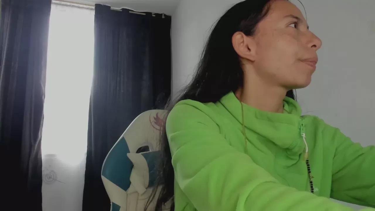 Aura_Janssen on Cam4 