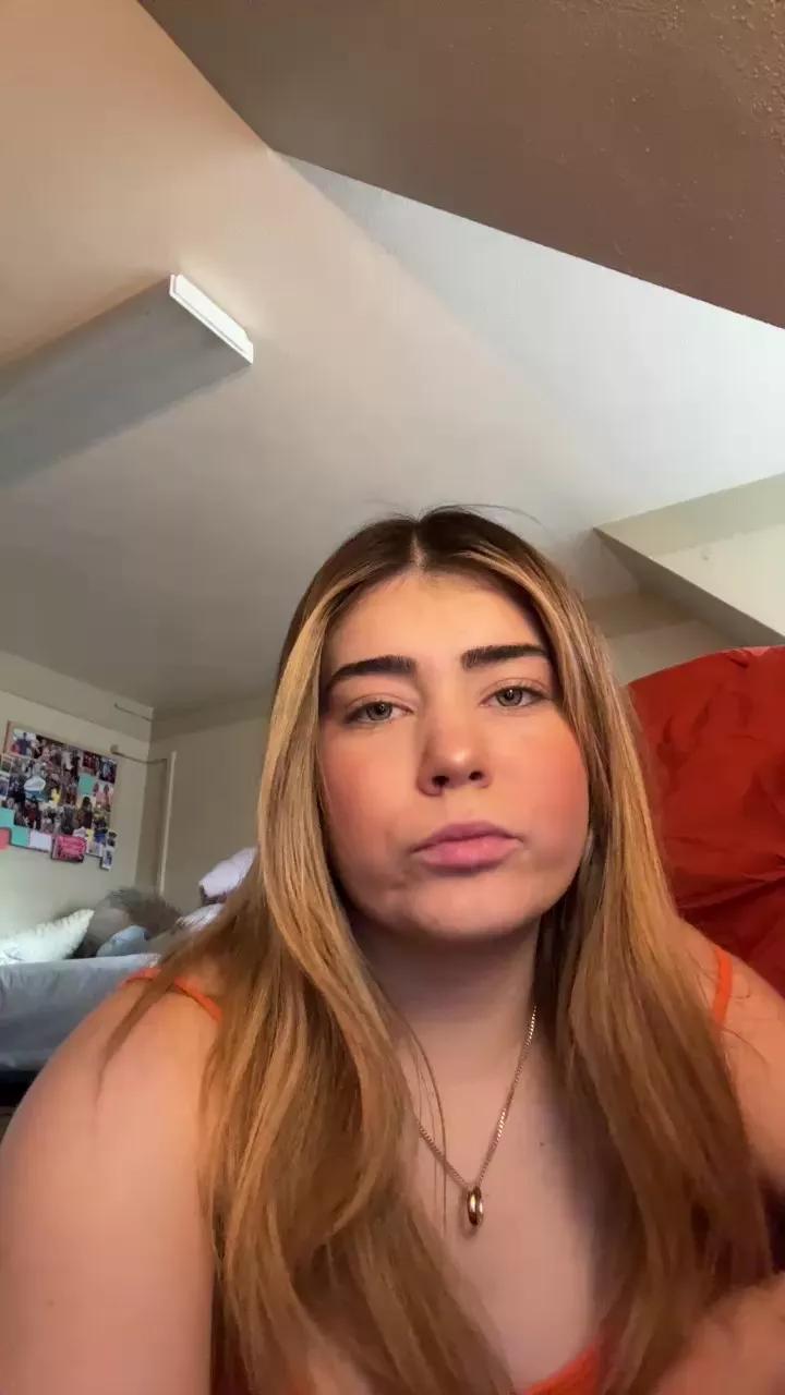 BabyKay777 on Cam4 