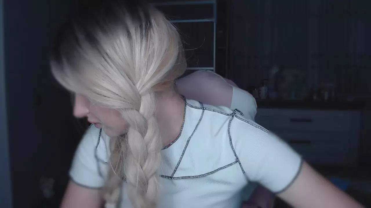 BabyLaYoda on Cam4 