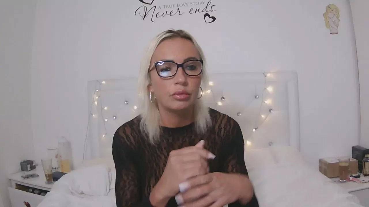 Barbie2025 on Cam4 