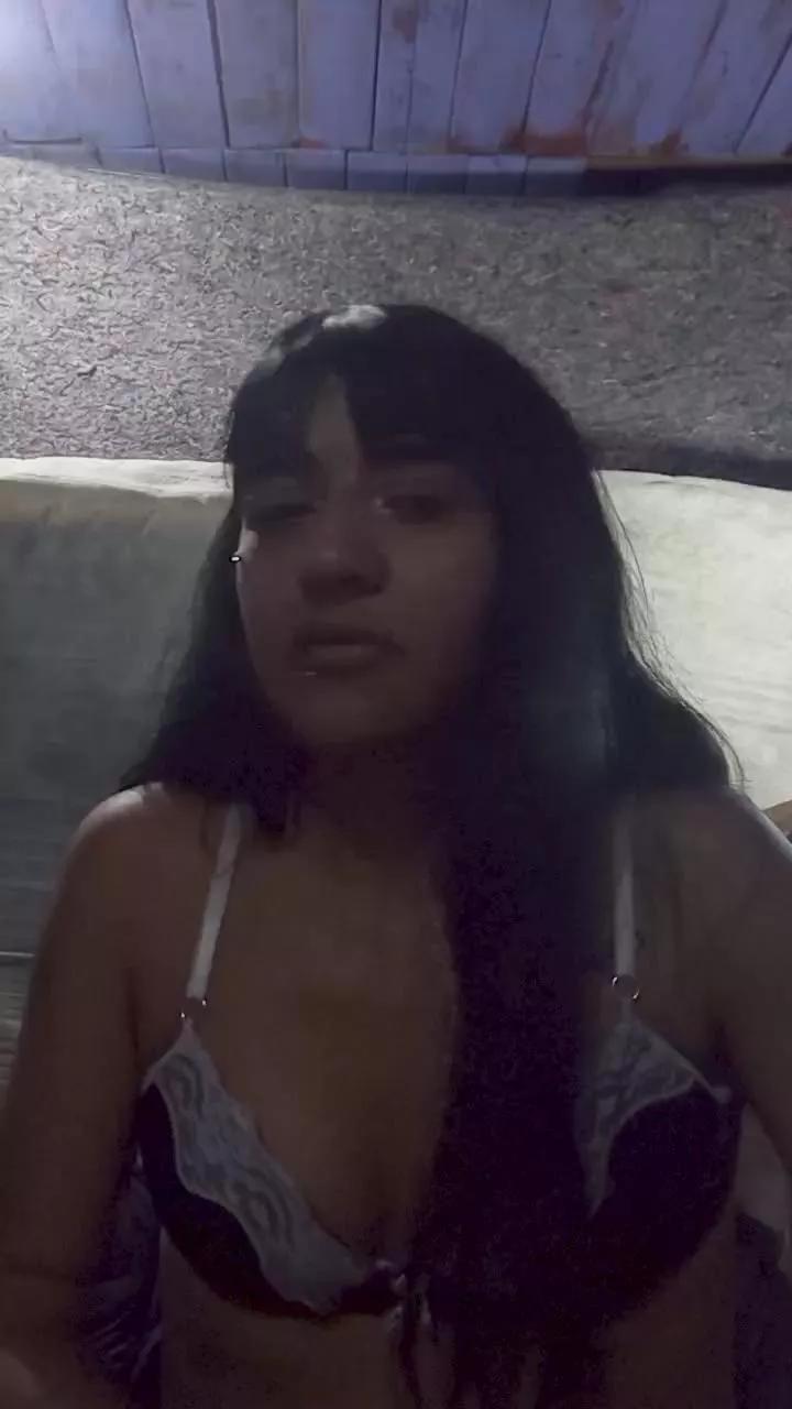 Bebecam2002 on Cam4 