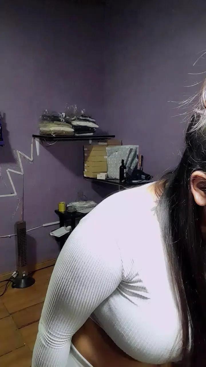 Bebijuu23 on Cam4 