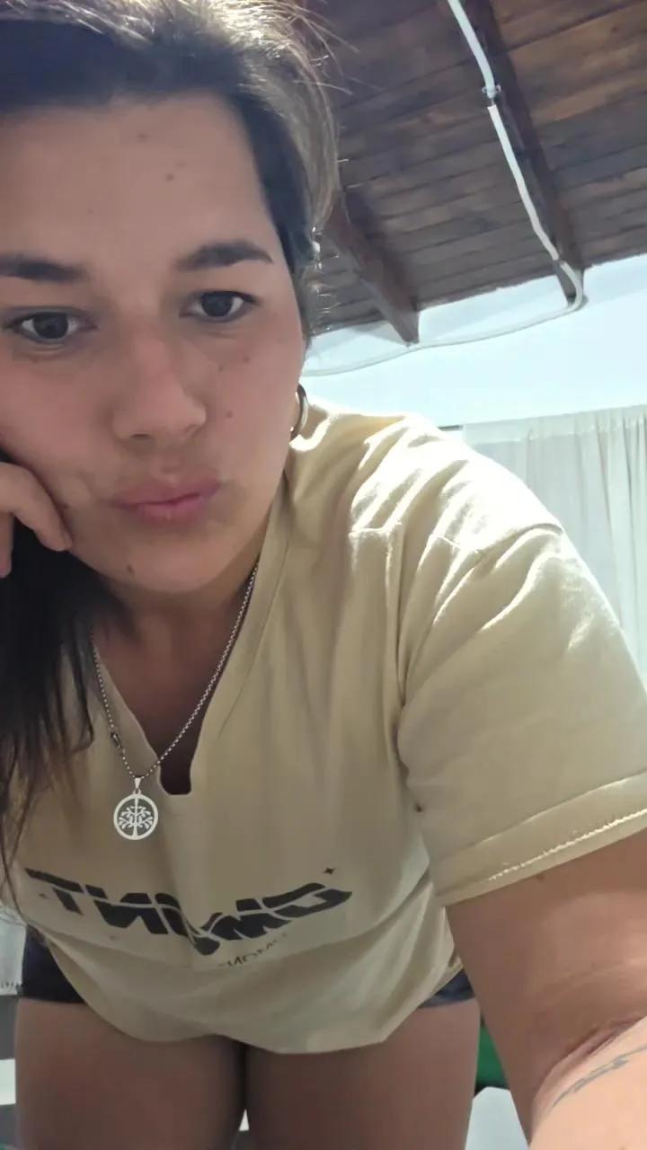 Offline Beelenn on Cam4