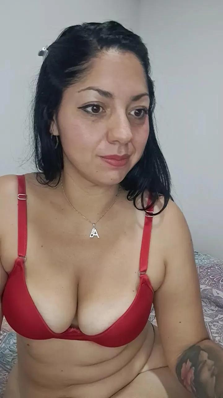 Cam4 bella_milf1 is Freechat bella_milf1 — Freechat on Cam4