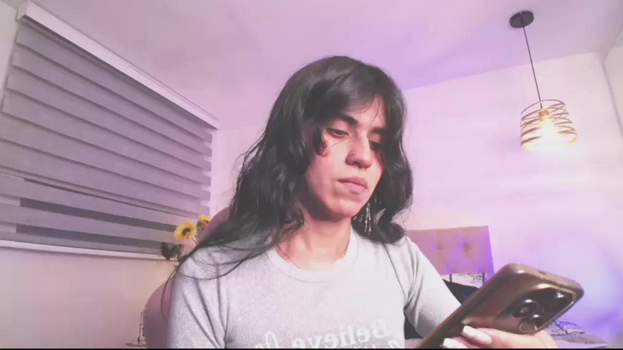 Bella_Poisonous on Cam4 