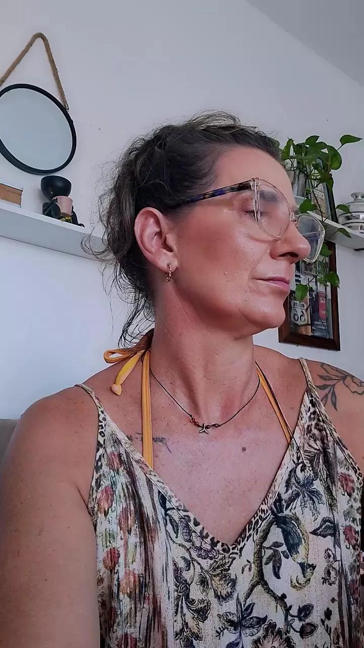 Bellaju on Cam4 