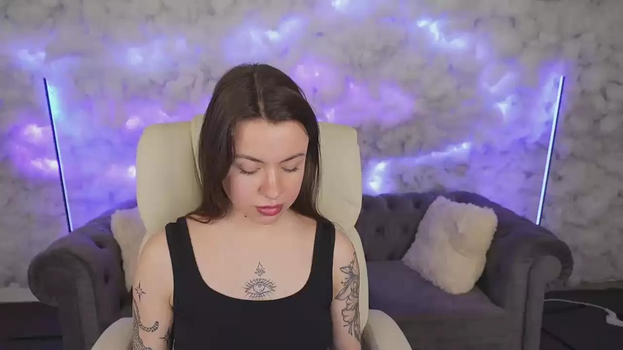 BellaSpark on Cam4 