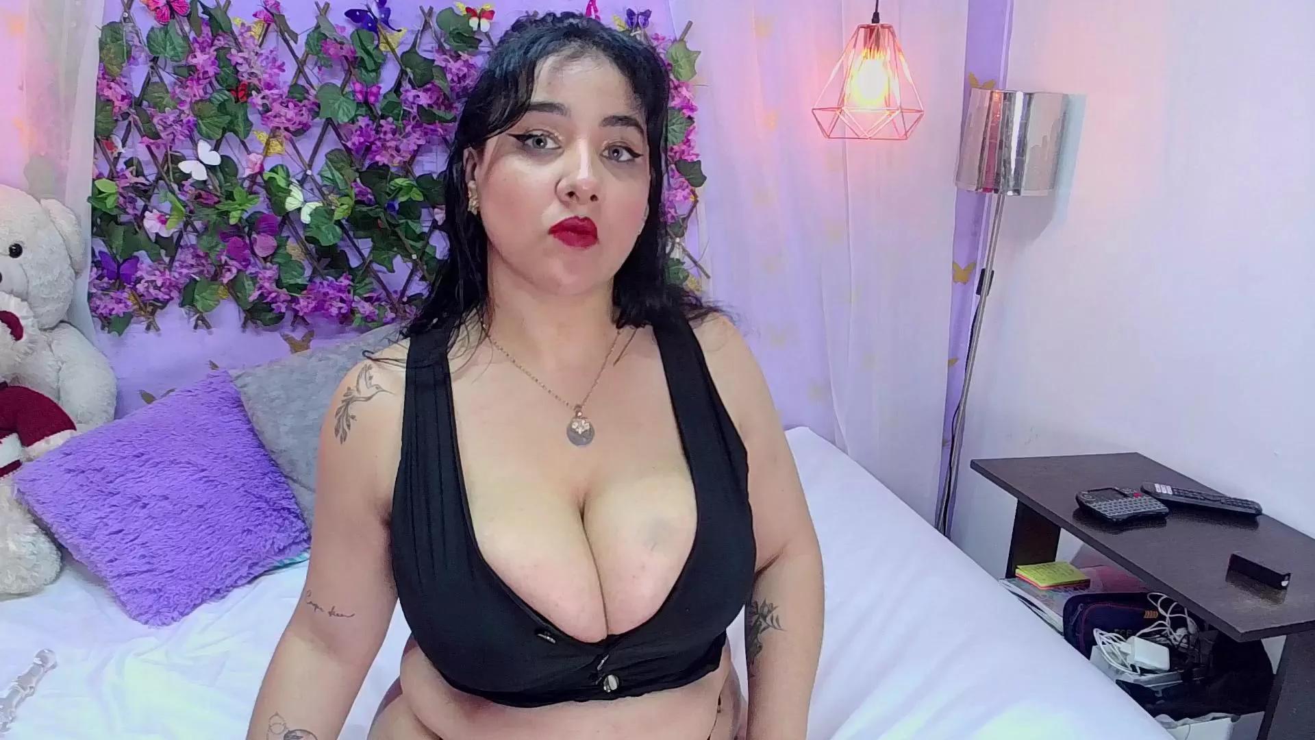 bigboobsrose on Cam4 