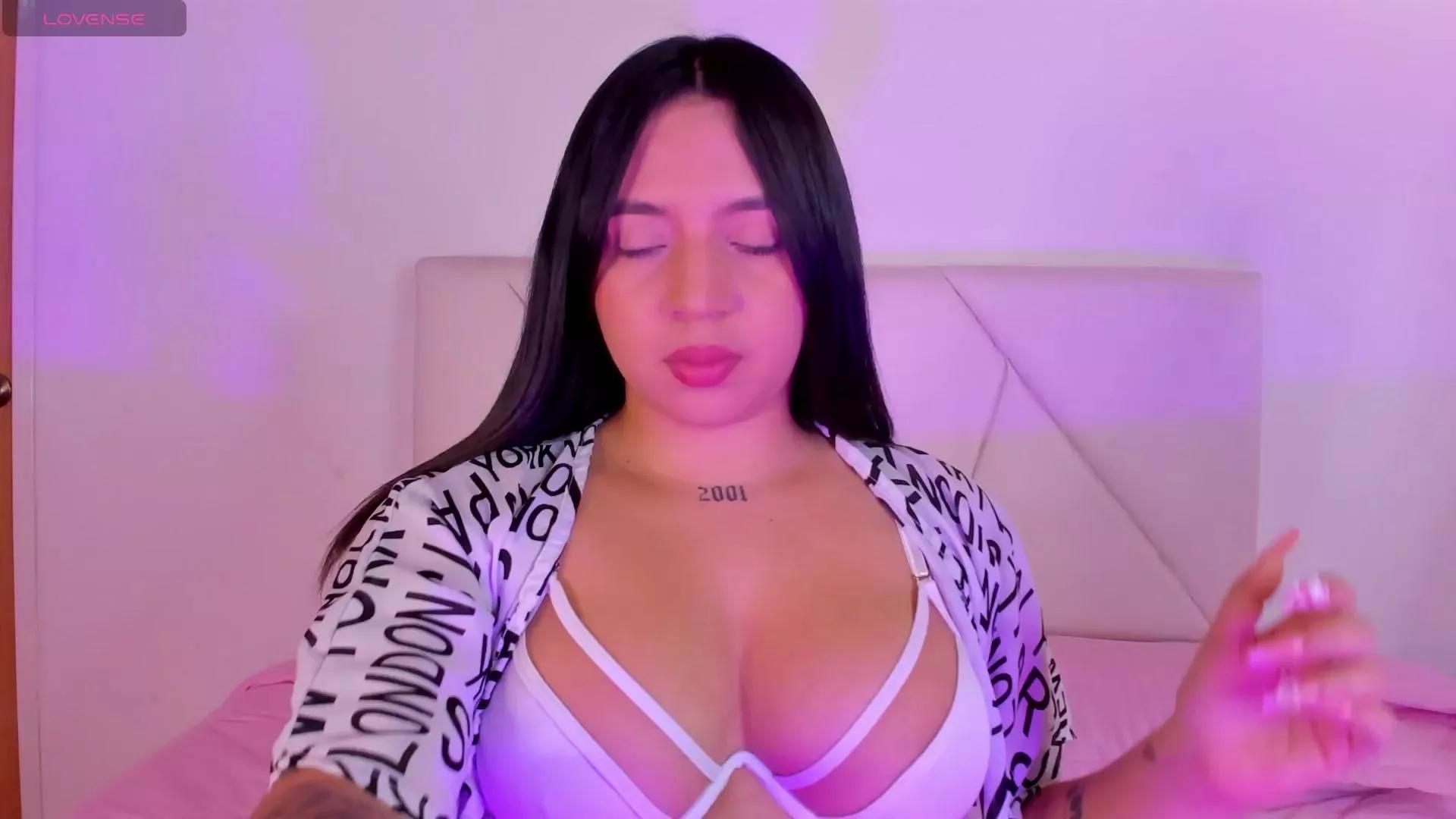 bonniee01 on Cam4 