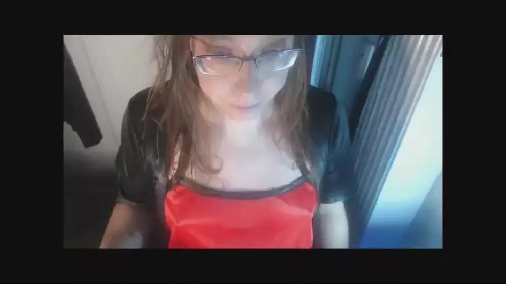 BoringEmylia on Cam4 