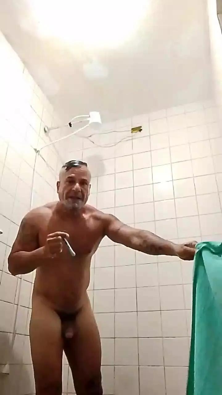 BoyBrutos on Cam4 