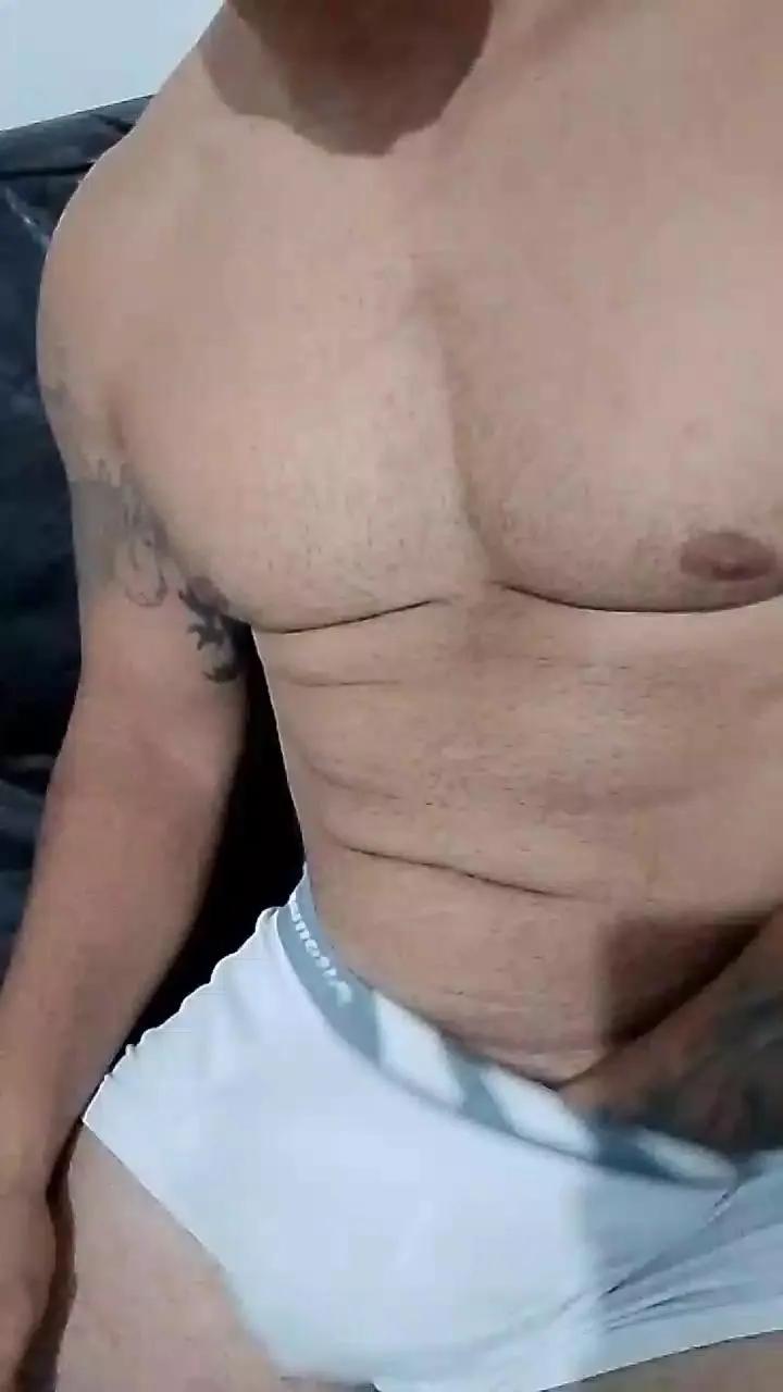 BoyBrutos on Cam4 
