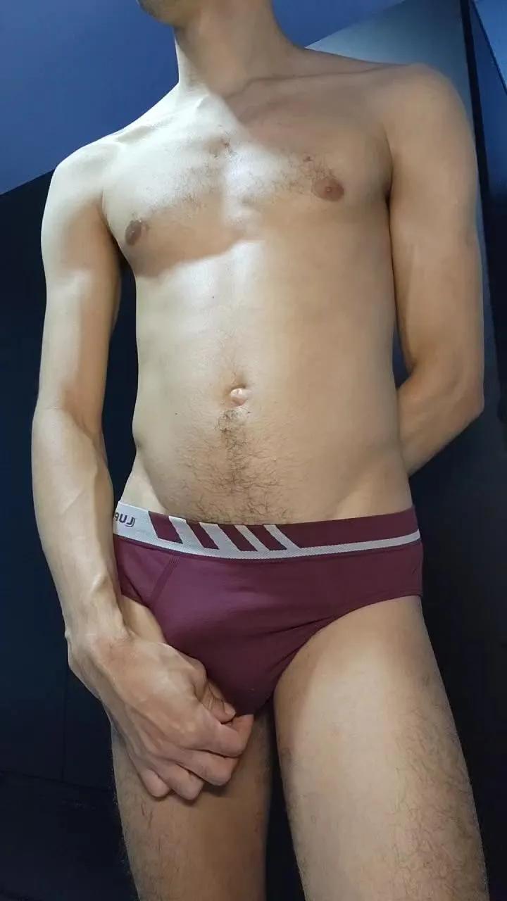 Offline boyzinmineiro on Cam4