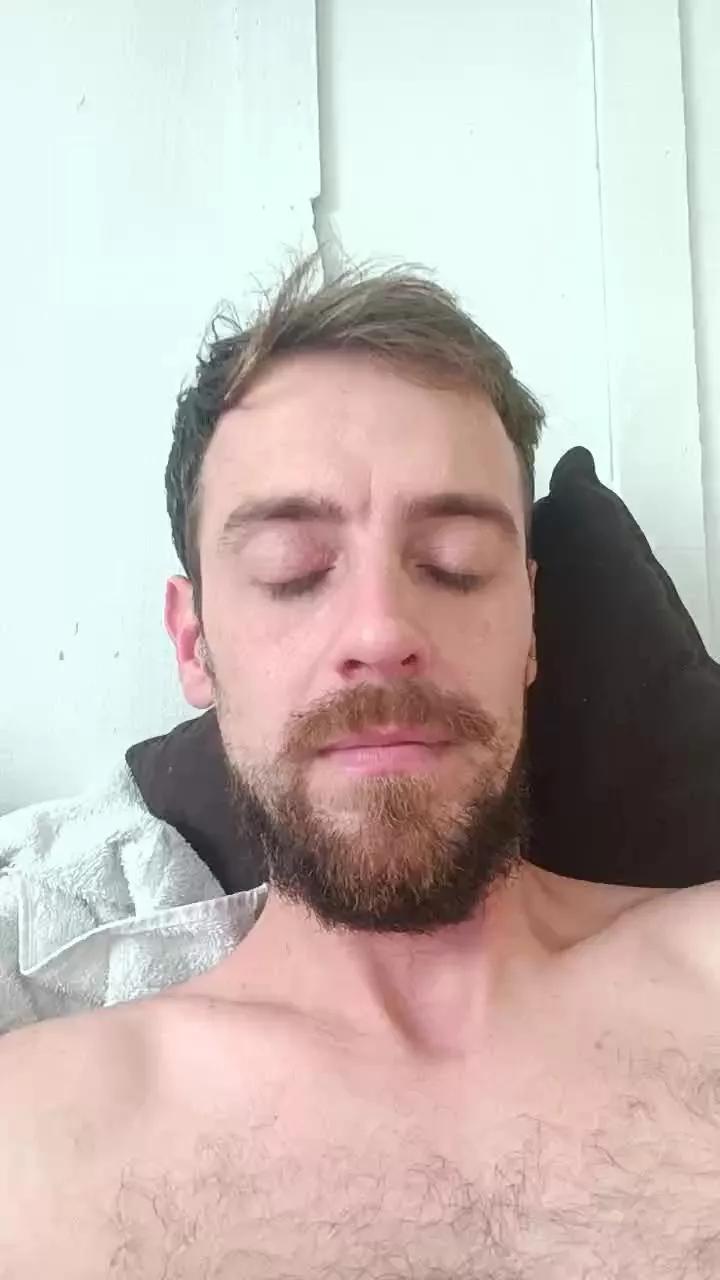 BRhugedick on Cam4 