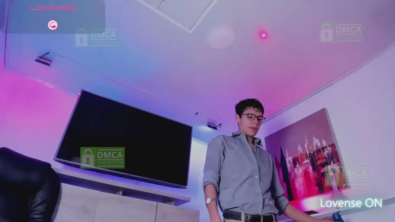 Offline Briam_Hornet_ on Cam4