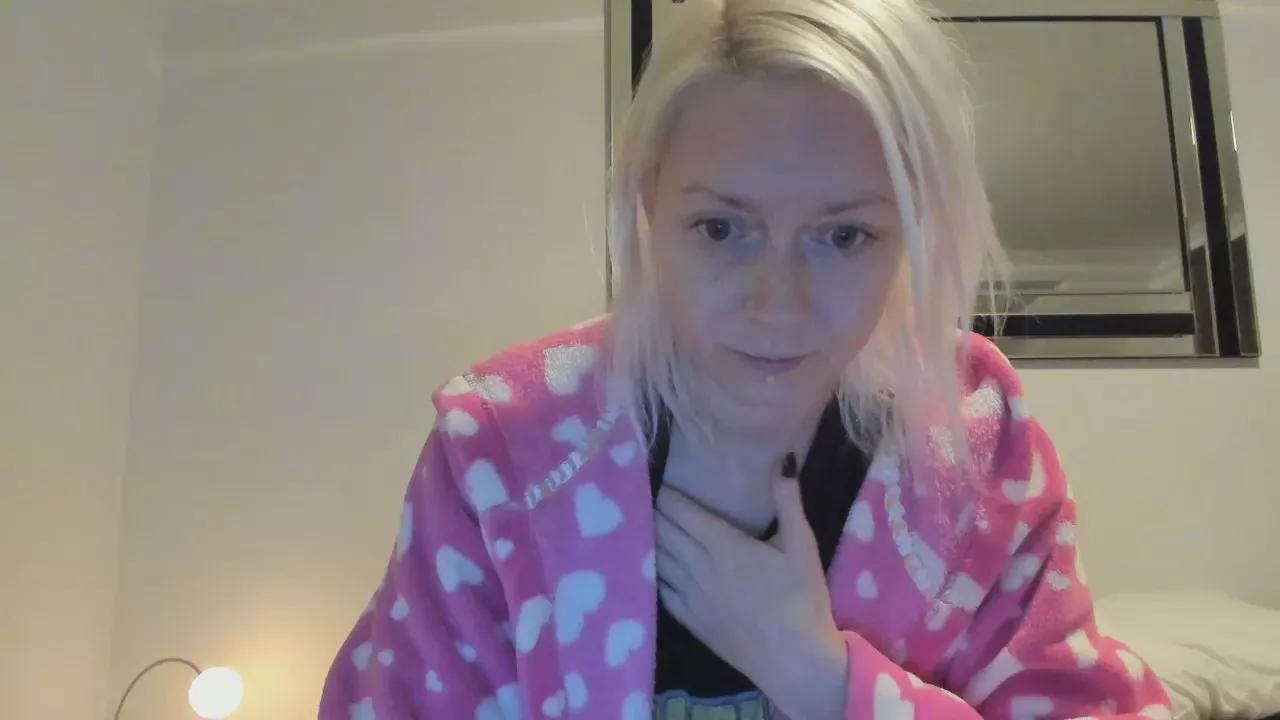 British_Kim on Cam4 
