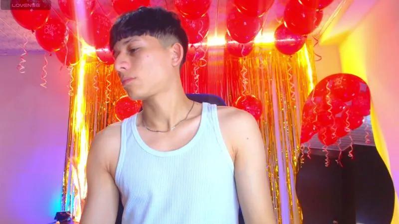 bryam_hot_19 on Cam4