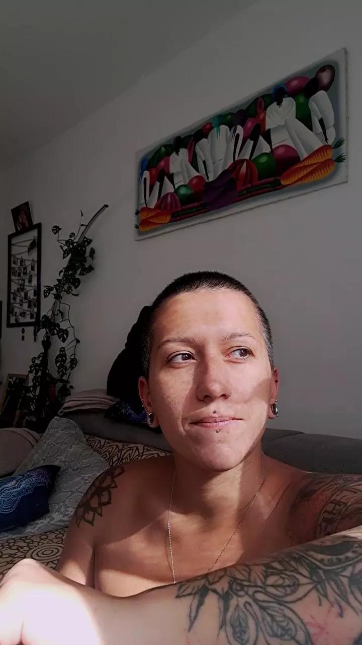 bubblybuum_ on Cam4 