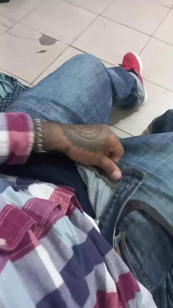 Burroloco69 on Cam4 