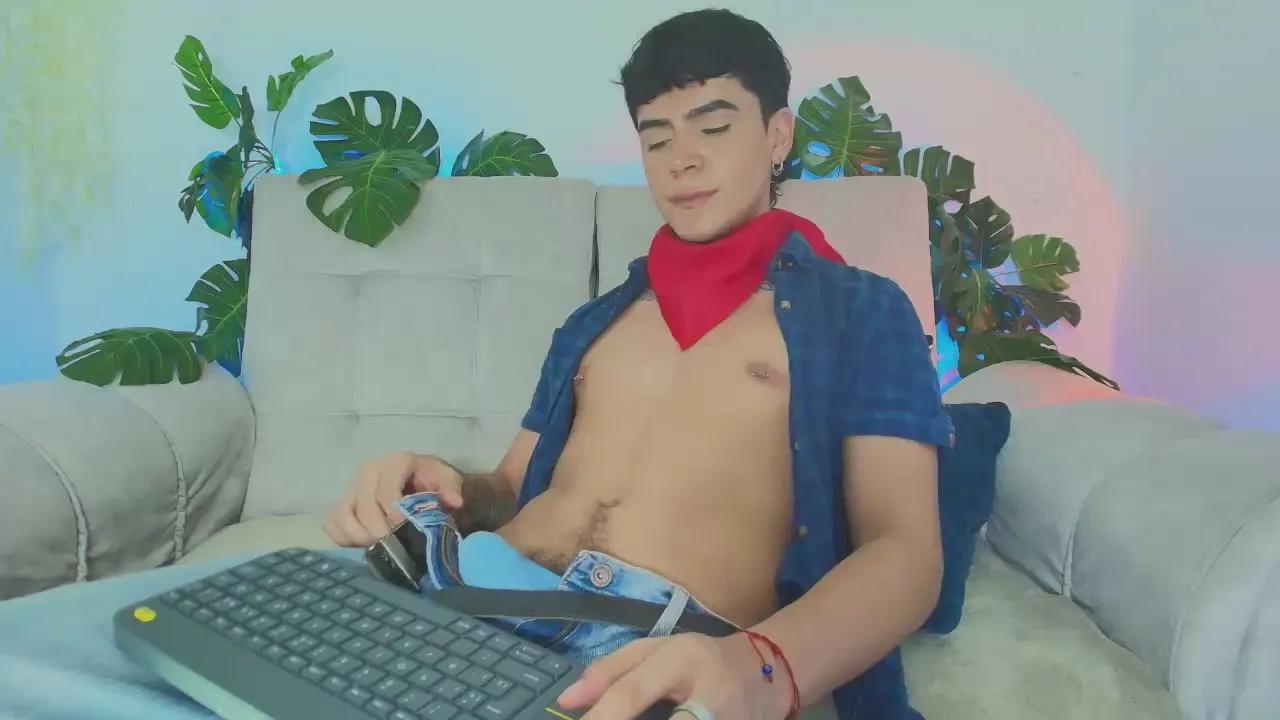 Offline CamiiGuzman on Cam4