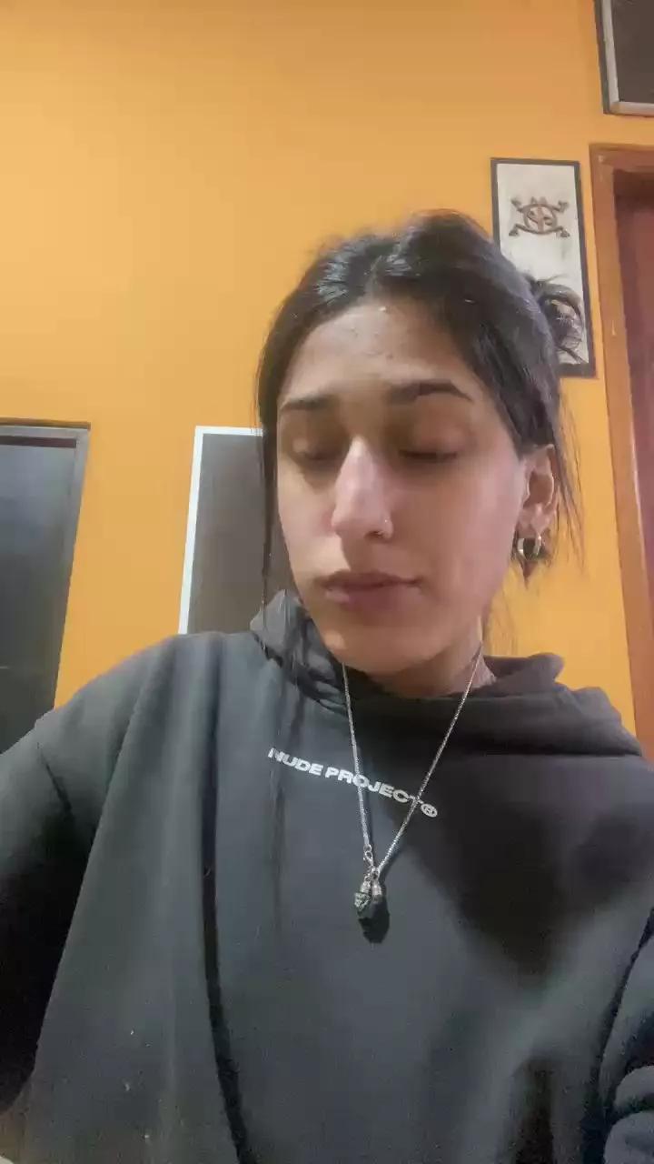 camiluli07 on Cam4 