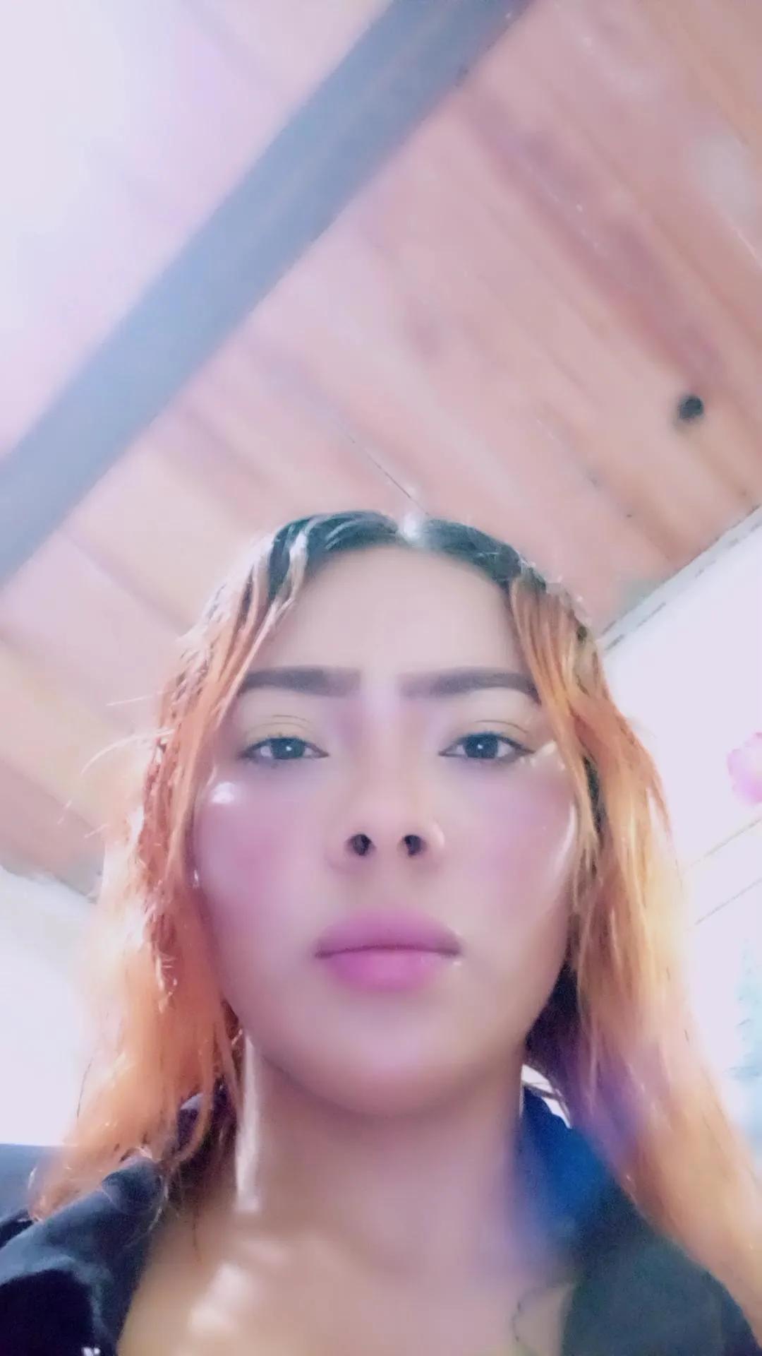 Offline Candyfreemom on Cam4
