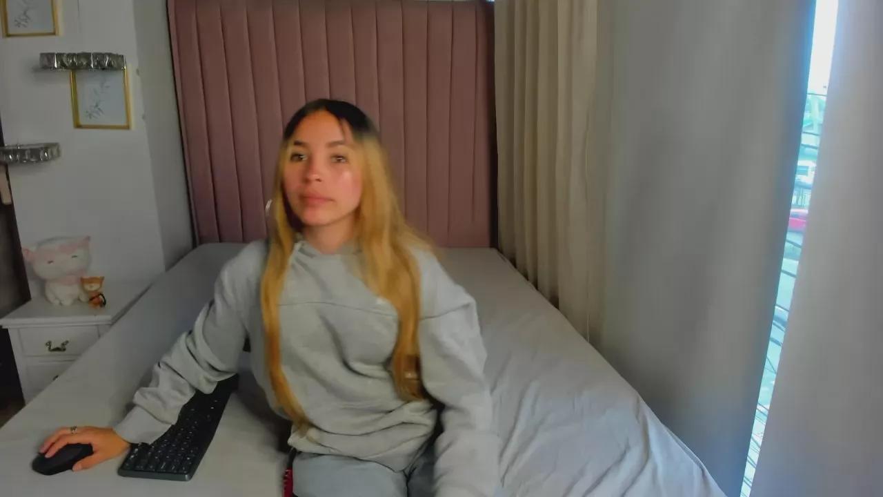 CandySays_ on Cam4 