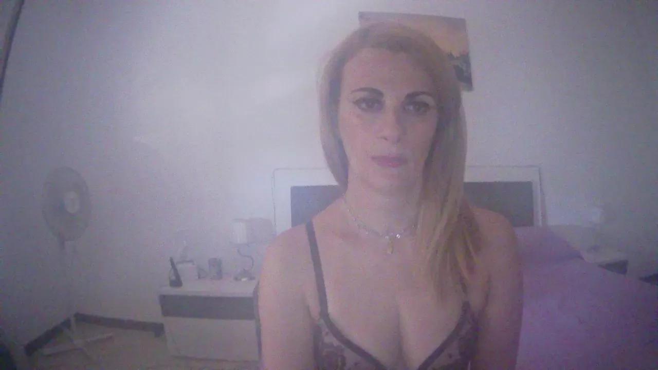 Cassandra1989 on Cam4 