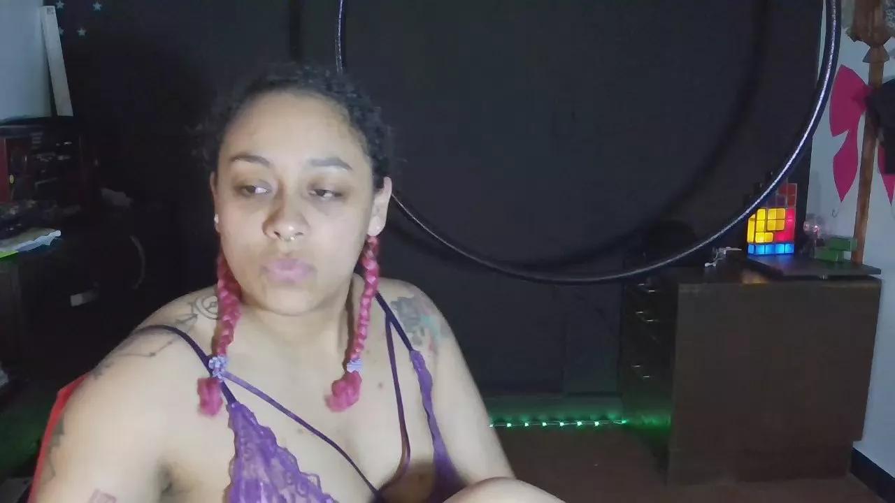 Cata_Blue_ on Cam4 
