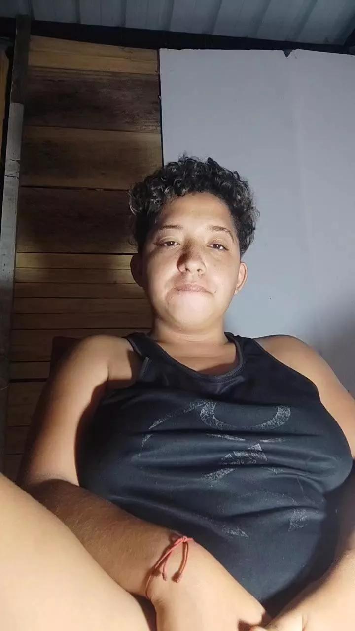 Catalella_Hot on Cam4 