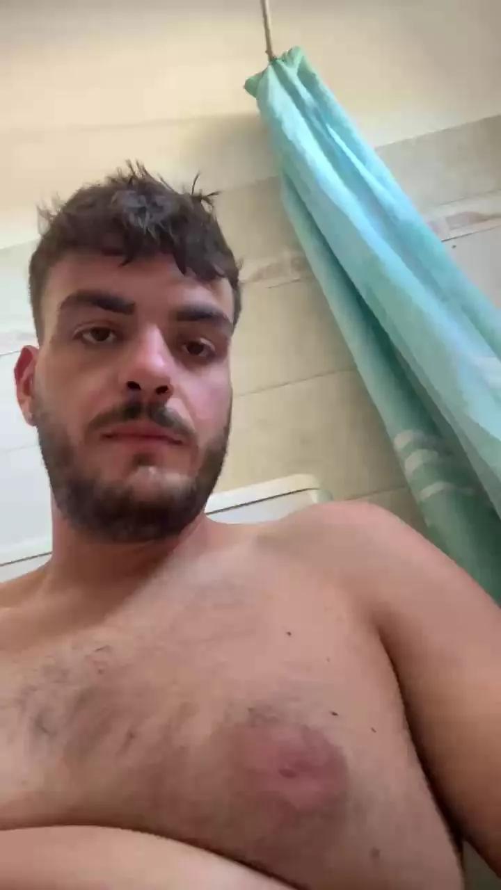 Cazzone22xx on Cam4 