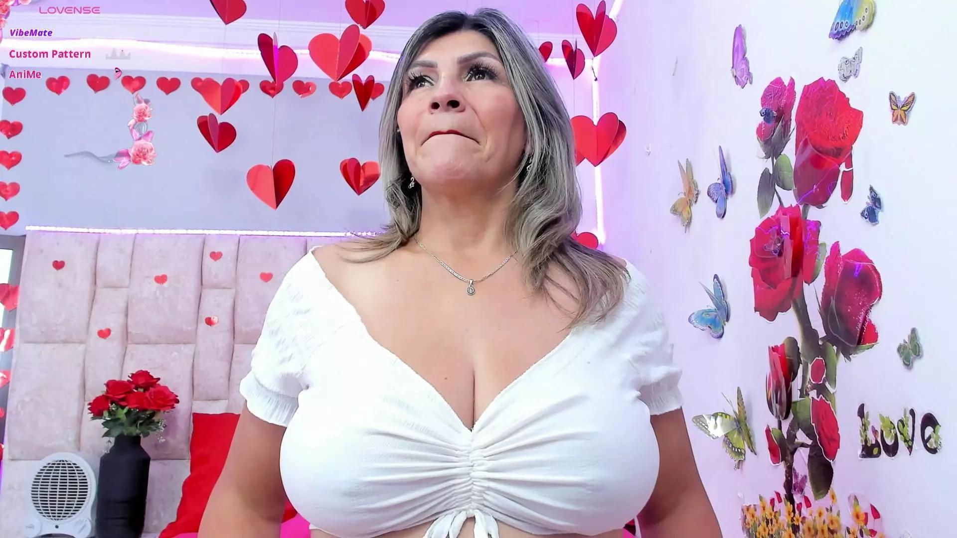 Celeste_Lincon on Cam4 