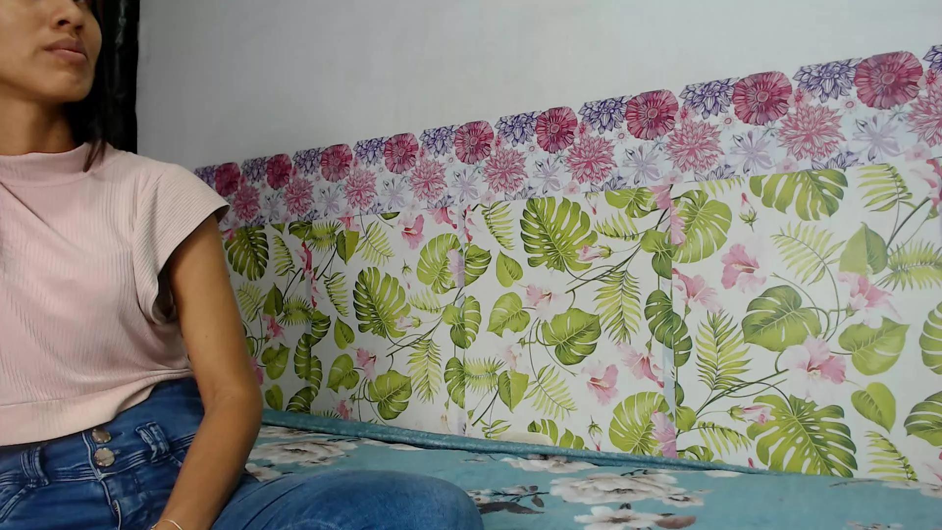 celesteskinny18 on Cam4 
