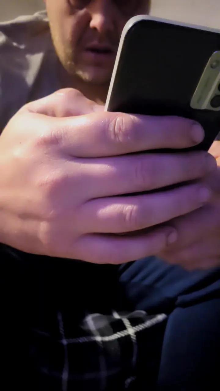 Offline Chavbear on Cam4