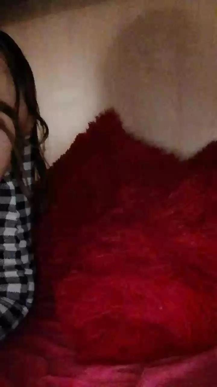 ChryHelena69 on Cam4 
