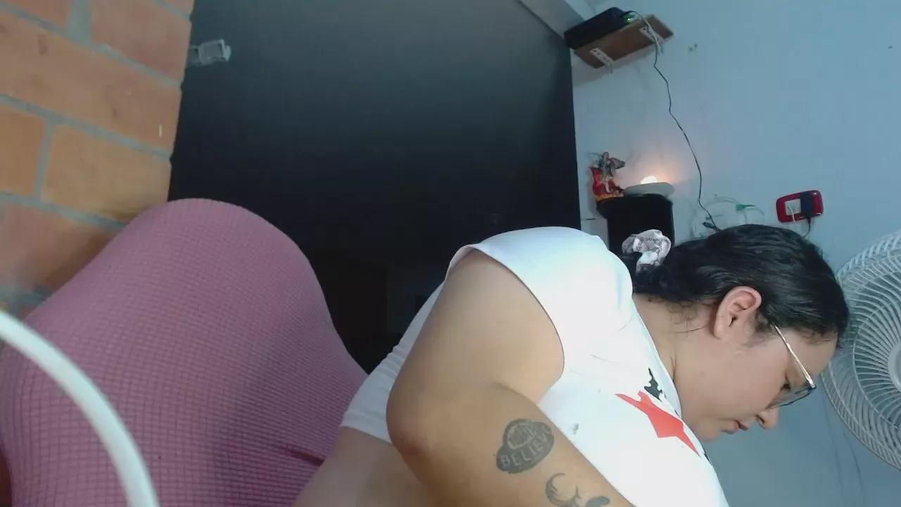 cinnamoncookies on Cam4 